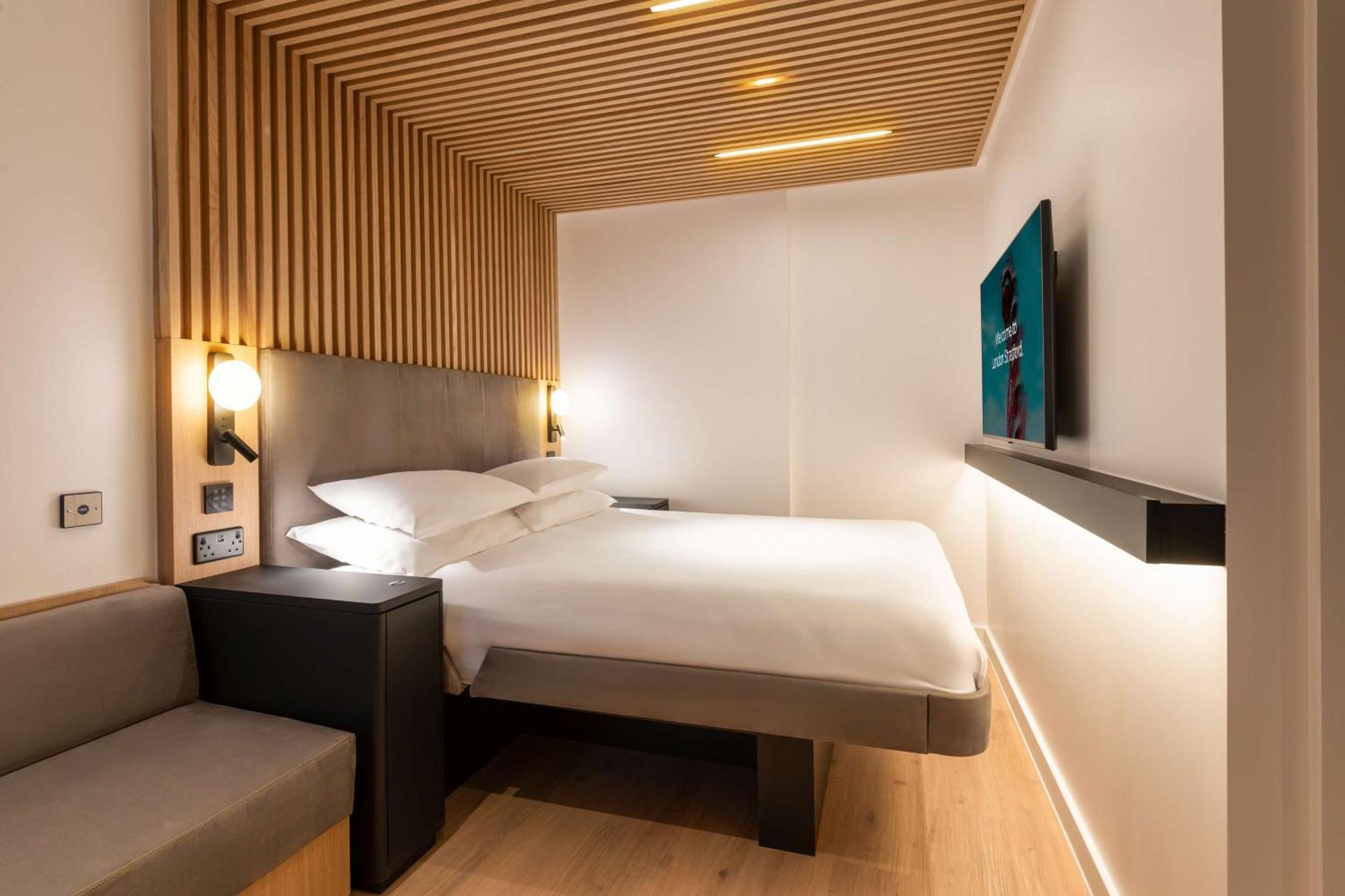 Yotelpad Stratford Hotel 4*