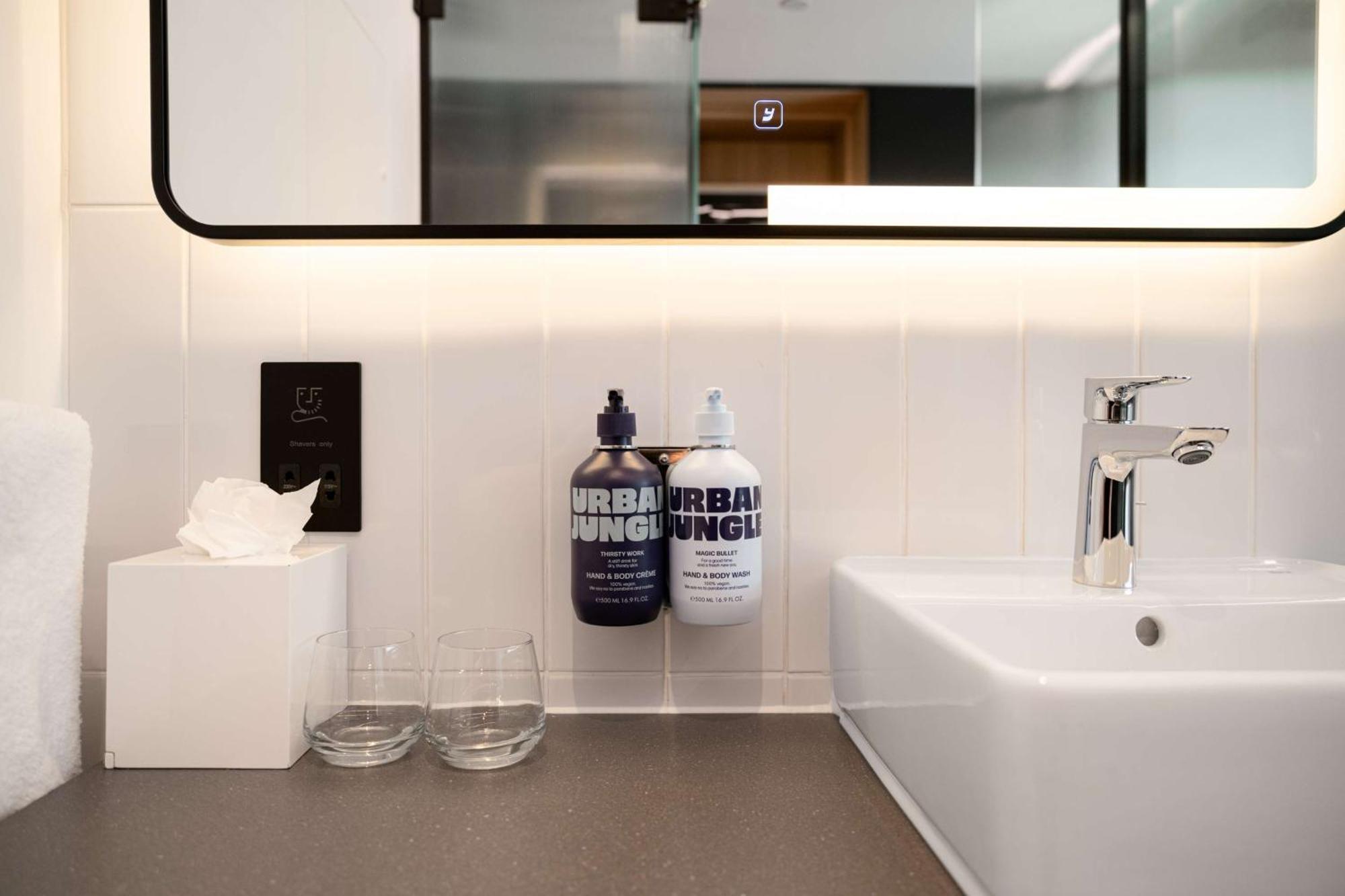 Yotelpad Stratford