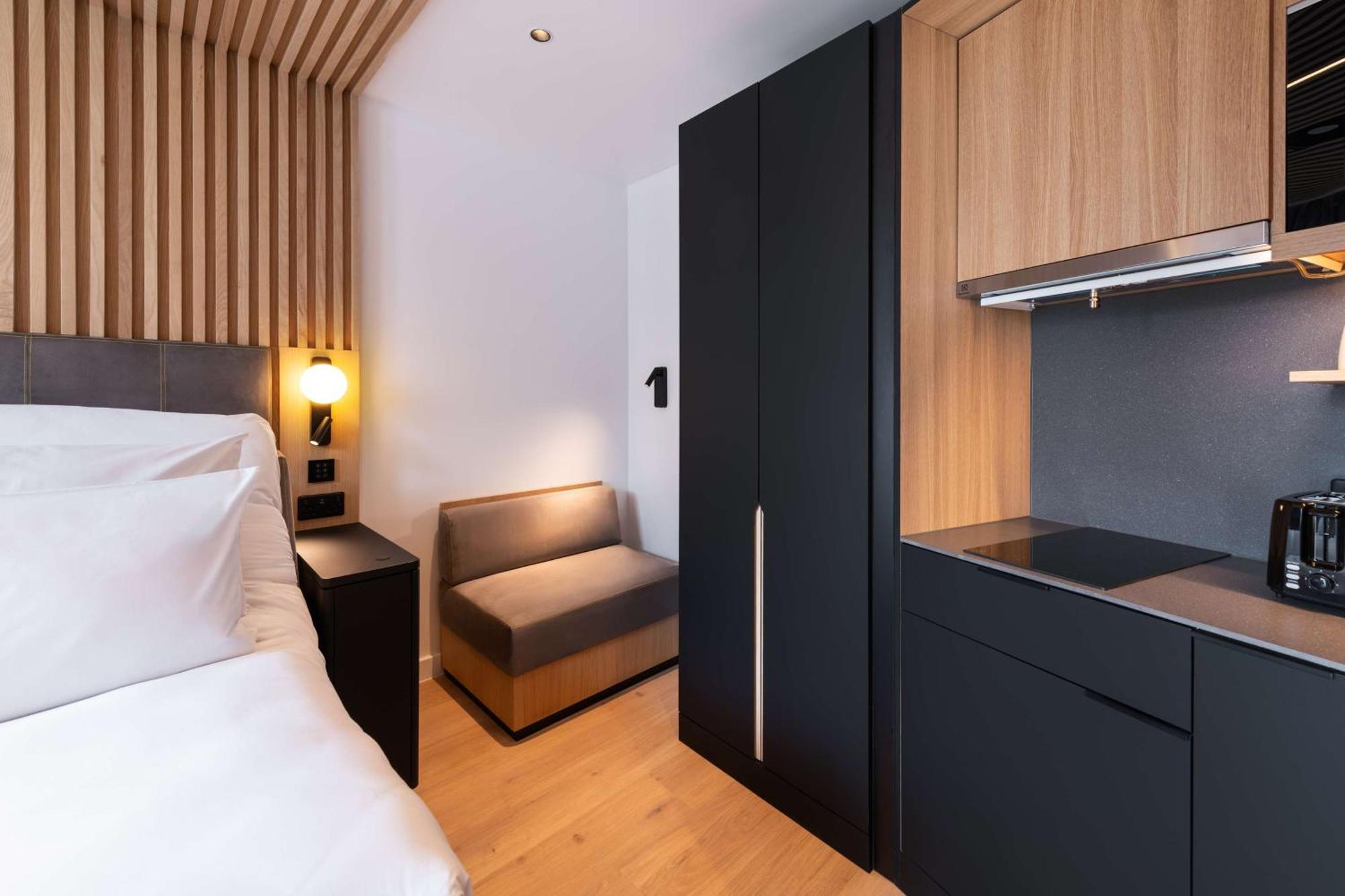 Yotelpad Stratford 4*