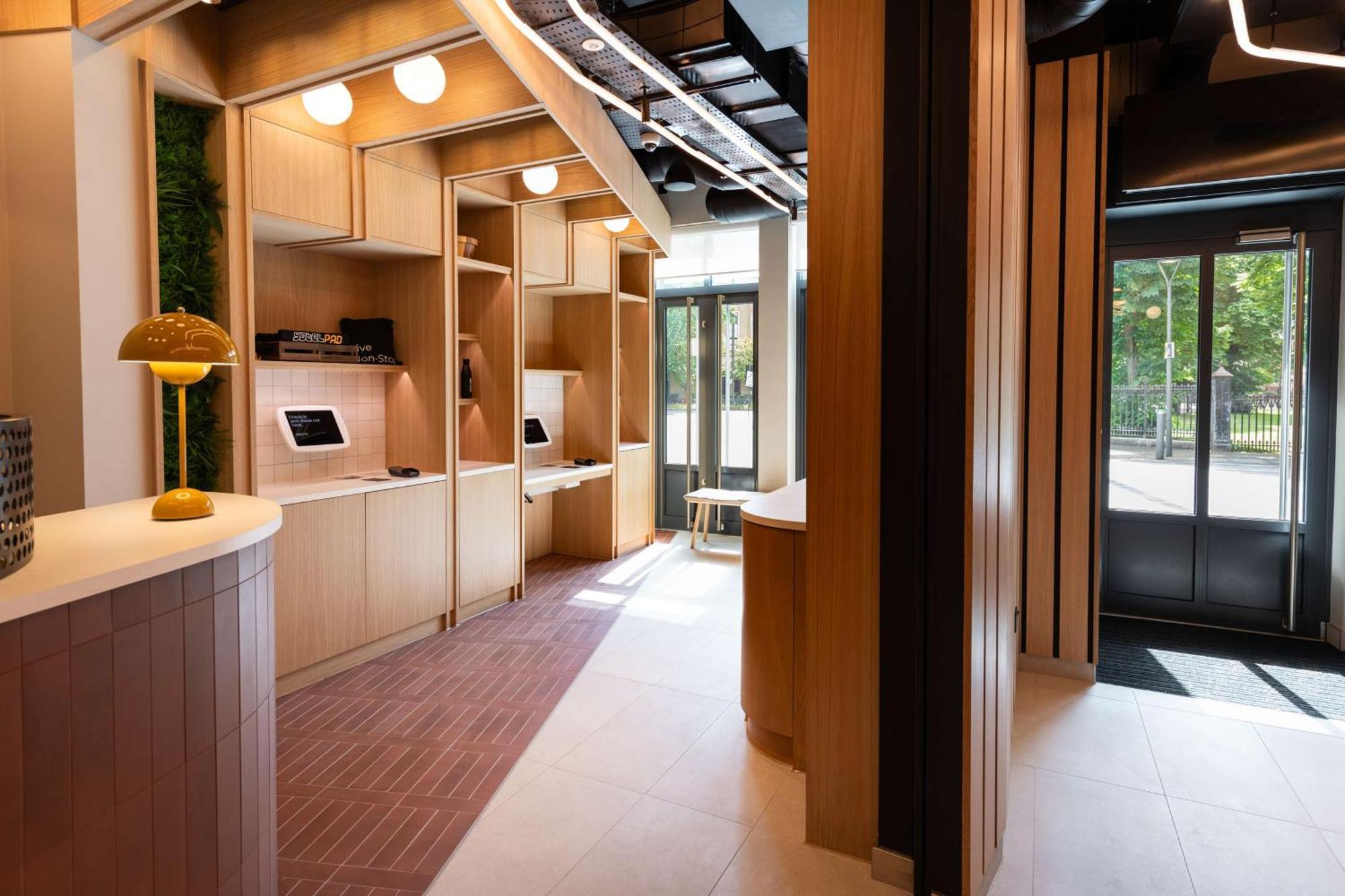 Yotelpad Stratford Hotel 4*